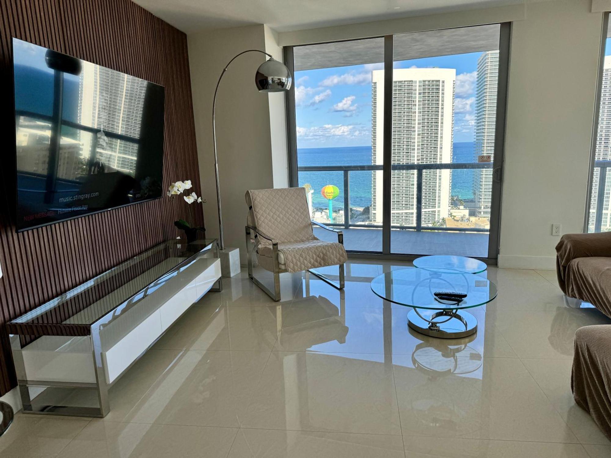 Mvr Apartments At Beachwalk Resort Hallandale Beach Exterior foto